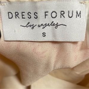 • LIKE NEW FLORAL SATIN DRESS •